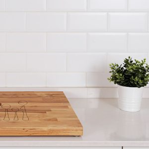 cubrevitroceramica-de-madera-grabado-minimalista-2
