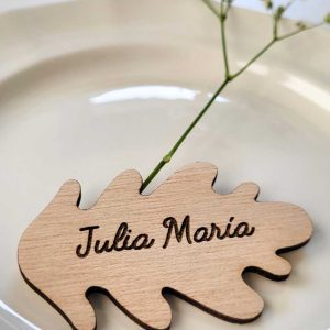 marcasitios-de-madera-forma-hoja-1