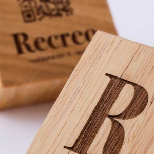 qr-grabado-en-madera-de-ayous-2