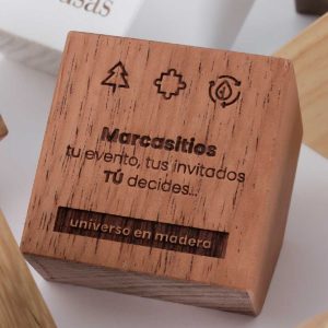 qr-grabado-en-madera-de-cedro-2
