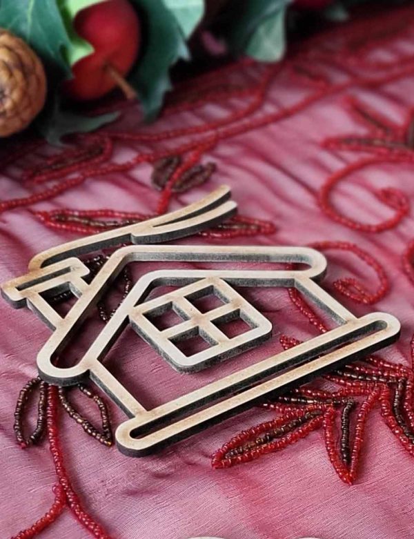 adorno-navidad-de-madera-forma-casa-navideña-1