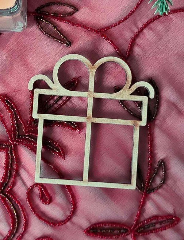 adorno-navidad-de-madera-forma-regalo-1