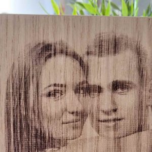 grabado-de-foto-en-madera-pareja-4