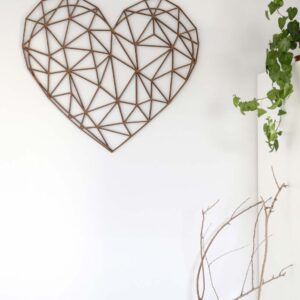 corazon-colgante-geometrico-en-madera-4