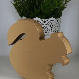 figura-de-ardilla-en-madera-1