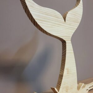 figura-de-ballena-en-madera-2