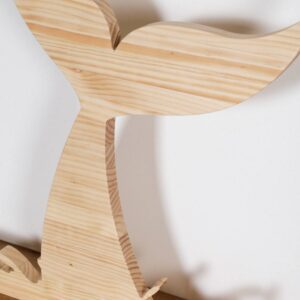 figura-de-ballena-en-madera-3