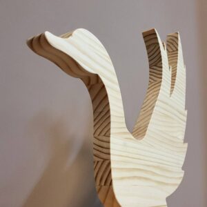 figura-de-cisne-en-madera-3