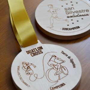 medallas-de-madera-acabado-natural-1