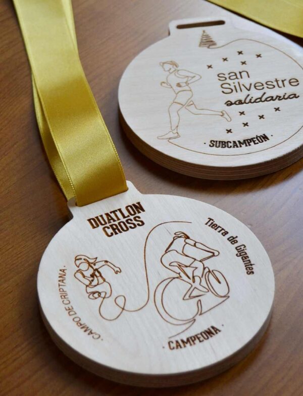 medallas-de-madera-acabado-natural-1