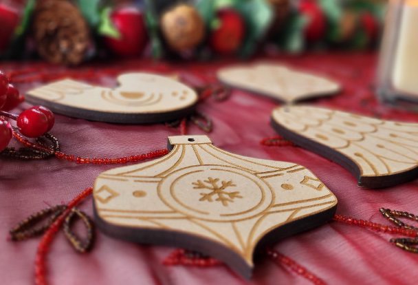 adornos de navidad de madera artesanales