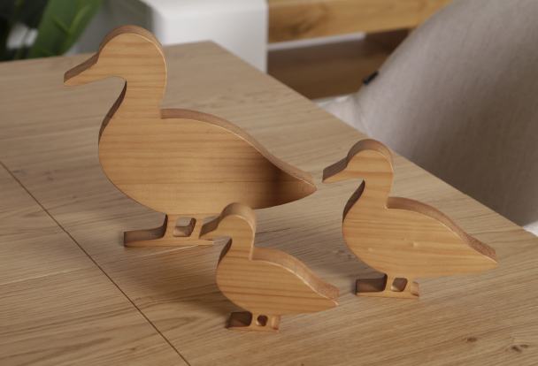 figuras de mamá pato y sus patitos de madera para regalar en navidad