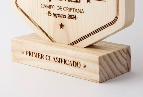 trofeo de madera artesanal el mejor padre del mundo