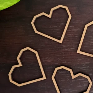 corazones-colgantes-de-madera-estilo-geek-4
