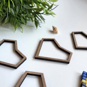 corazones colgantes de madera estilo minimal