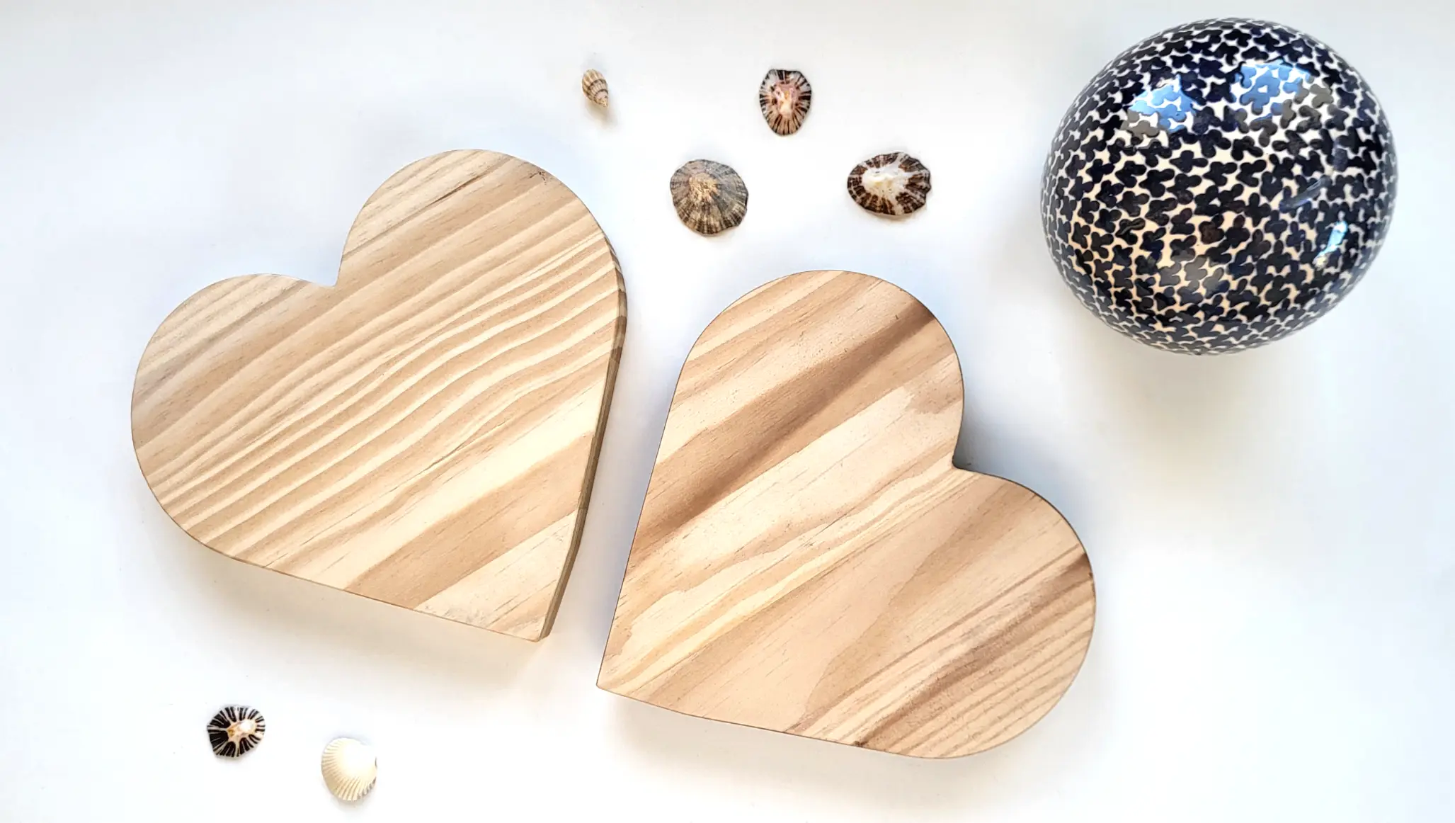 corazones de madera