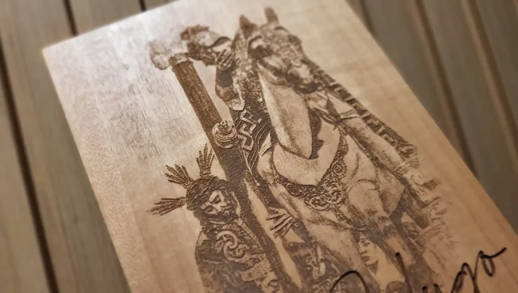 fotograbado religioso en madera