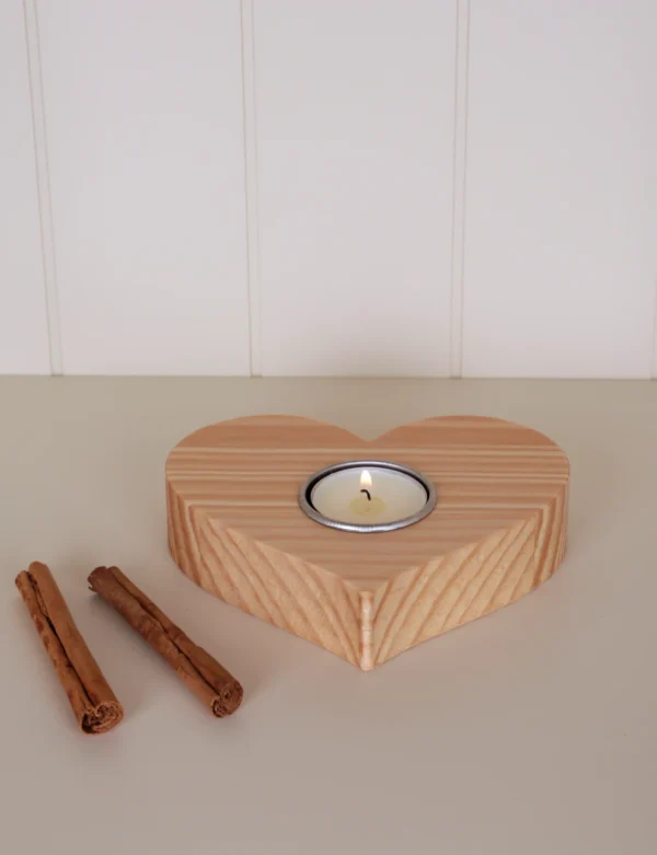 portavelas-de-madera-natural-forma-corazon-1